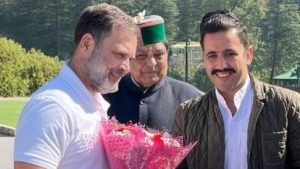 शिमला पहुंचे राहुल गांधी सीएम सुक्खू ने किया स्वागत।