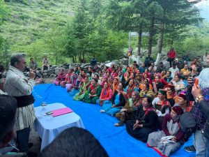 हिमाचल के सबसे दुर्गम क्षेत्र बड़ा भंगाल में मसीहा बनकर पहुंचे मुख्यमंत्री सुक्खू।
