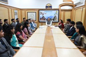 एचएएस एवं संबद्ध सेवाओं के प्रशिक्षु अधिकारियों ने मुख्यमंत्री से की शिष्टाचार भेंट।