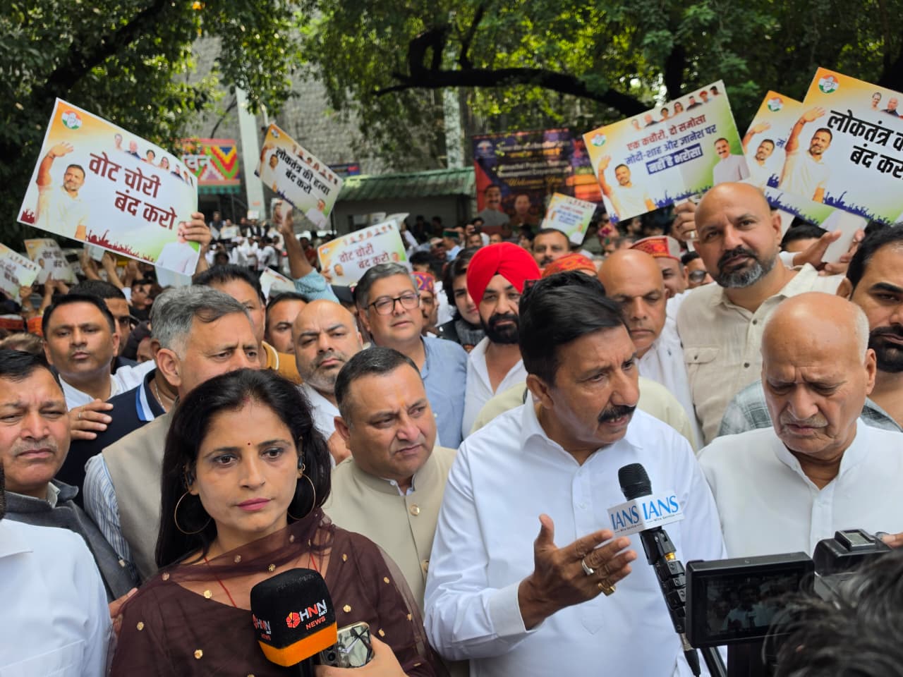 वोट चोरी पर राहुल गांधी के नेतृत्व में आर-पार की लड़ाई लड़ रहा विपक्ष:मुकेश अग्निहोत्री।
